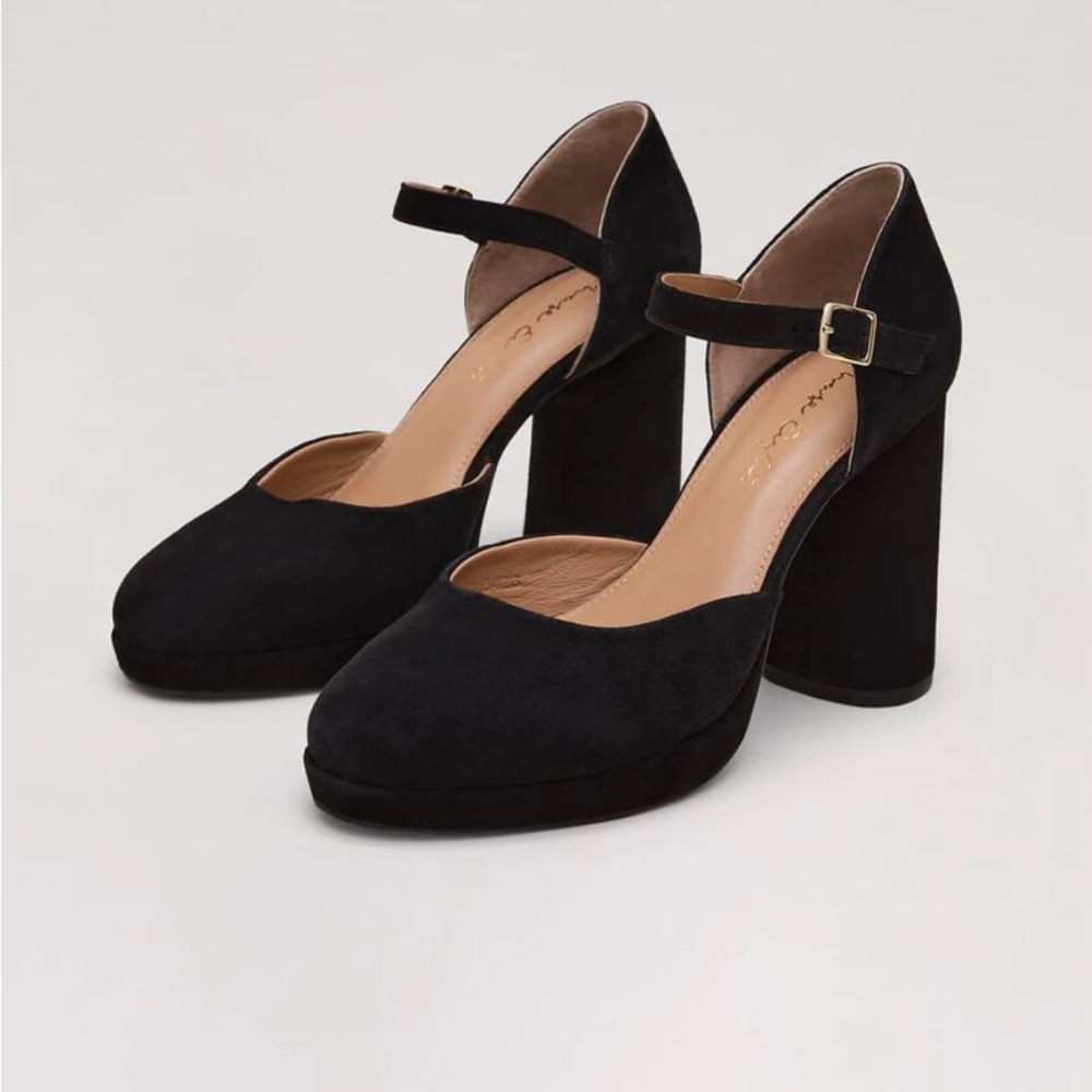 (EUC) Paul Andrew Black Suede Heels Size 39